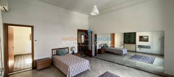 4 bedrooms Apartment in Massa, Italy No. 70892 12