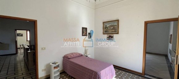 4 bedrooms Apartment in Massa, Italy No. 70892 13