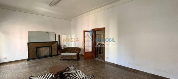 4 bedrooms Apartment in Massa, Italy No. 70892 11