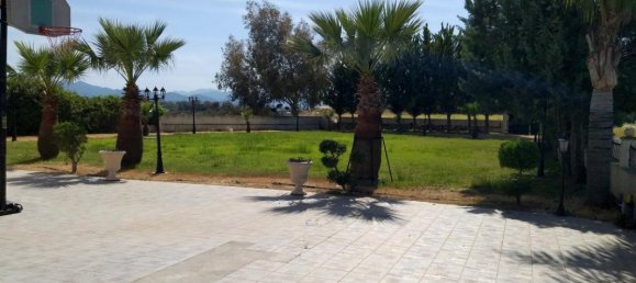 6 bedrooms Villa in Nicosia, Cyprus No. 2110 8