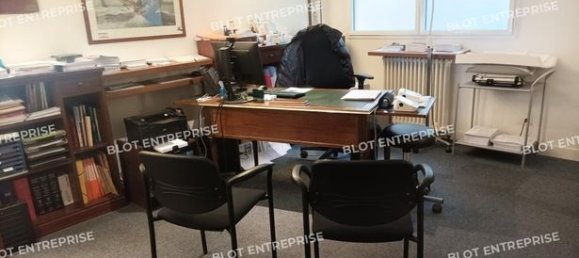 47m² Commercial property in Nantes, France No. 281126 5