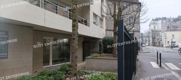 47m² Commercial property in Nantes, France No. 281126 7