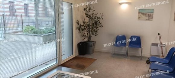47m² Commercial property in Nantes, France No. 281126 2