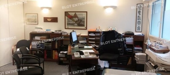 47m² Commercial property in Nantes, France No. 281126 3