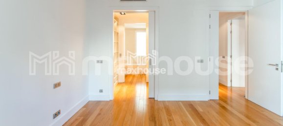 Apartamento de 3 dormitorios en Madrid, Spain No. 81806 22