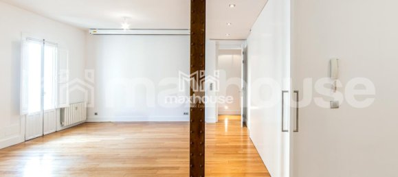 Apartamento de 3 dormitorios en Madrid, Spain No. 81806 19