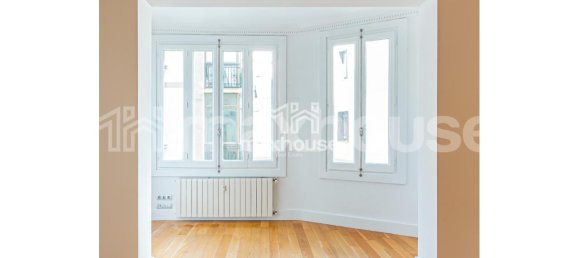 Apartamento de 3 dormitorios en Madrid, Spain No. 81806 15