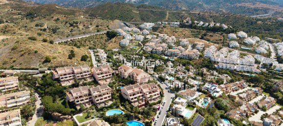 Apartamento de 3 dormitorios en Marbella, Spain No. 155297 36