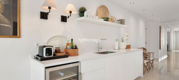 Apartamento de 3 dormitorios en Marbella, Spain No. 155297 25