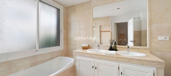 Apartamento de 3 dormitorios en Marbella, Spain No. 155297 20