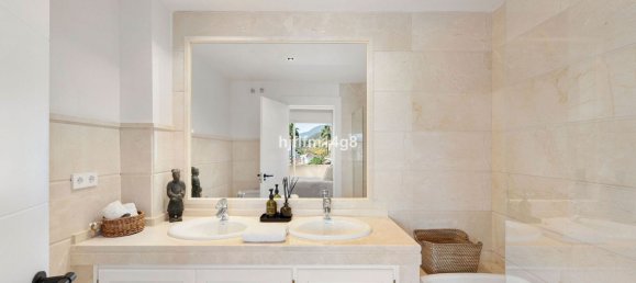 Apartamento de 3 dormitorios en Marbella, Spain No. 155297 21