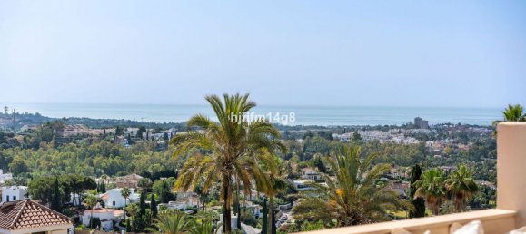 Apartamento de 3 dormitorios en Marbella, Spain No. 155297 2