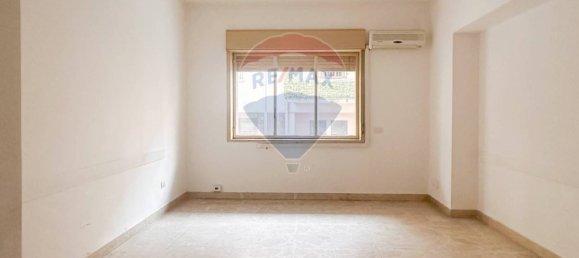 5 rooms Office in Messina, Italy No. 53503 3