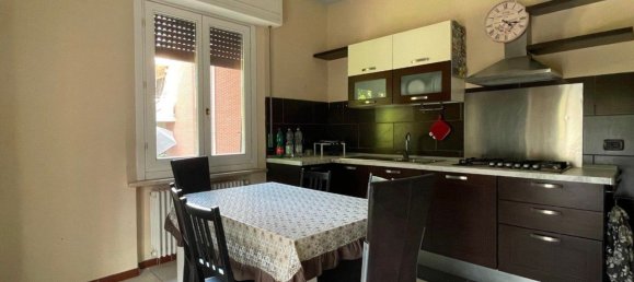 4 bedrooms Apartment in Reggio Emilia, Italy No. 315907 3