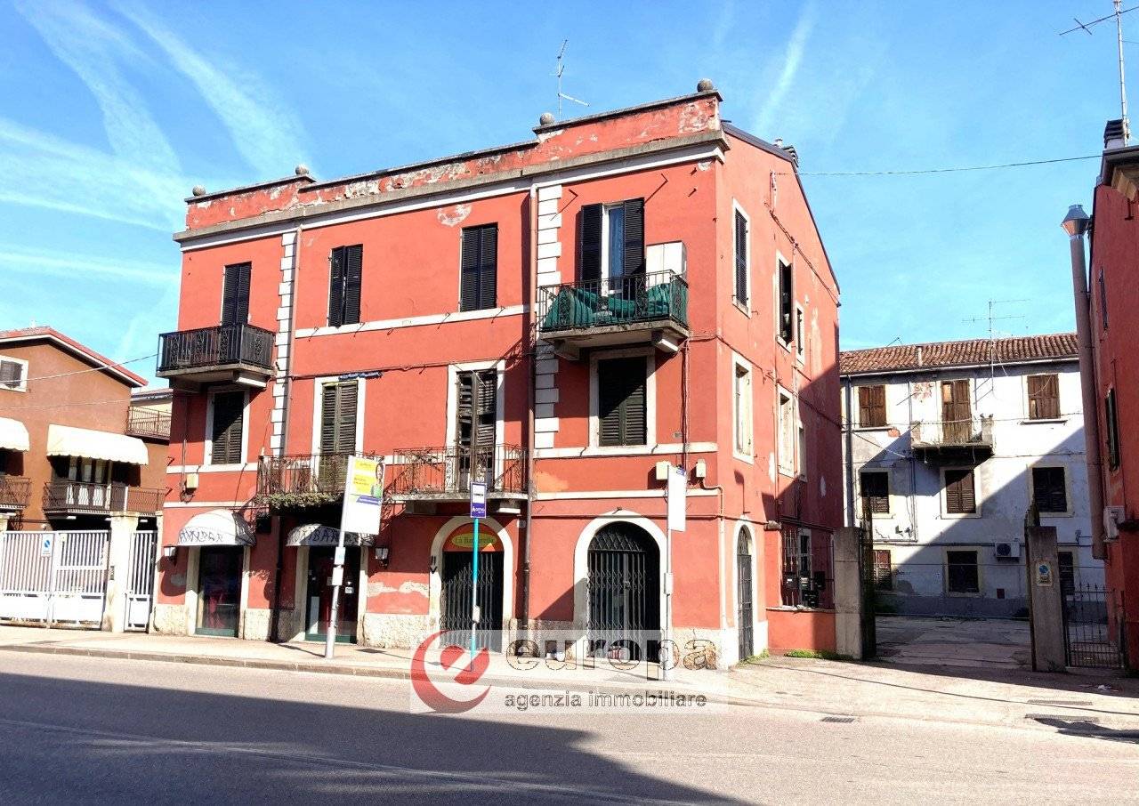 460m² Building in Verona, Italy No. 115044
