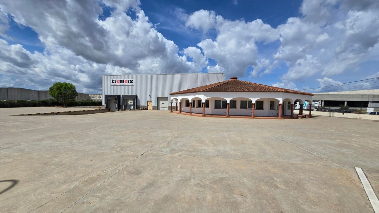 Armazém em Vilamalla, Spain 880 m² N.º 212170