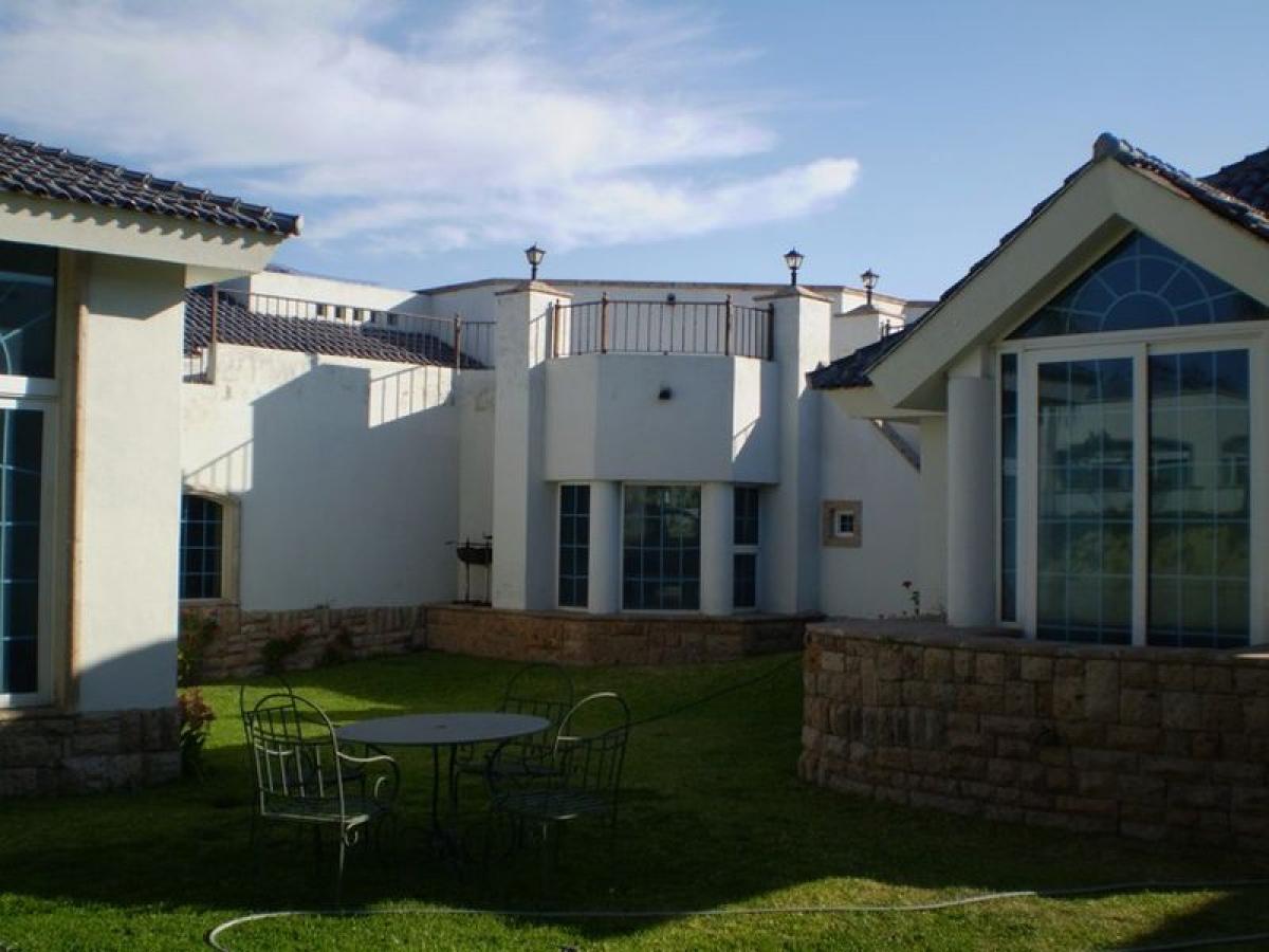 Casa de 4 dormitorios en Tlajomulco de Zúñiga, Mexico No. 178443