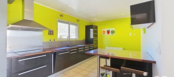 5 bedrooms House in Briare, France No. 232714 2