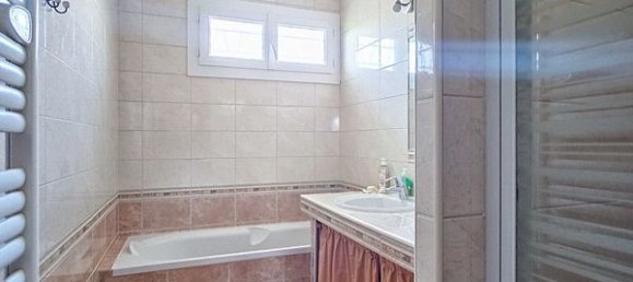 5 bedrooms House in Briare, France No. 232714 6