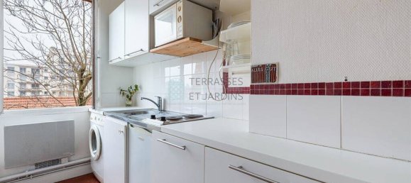 Studio in Paris, France No. 131971 6