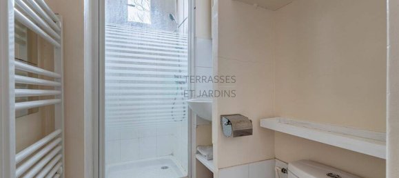 Studio in Paris, France No. 131971 7