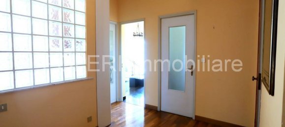 2 Schlafzimmer Wohnung in Genoa, Italy, Nr. 329884 5