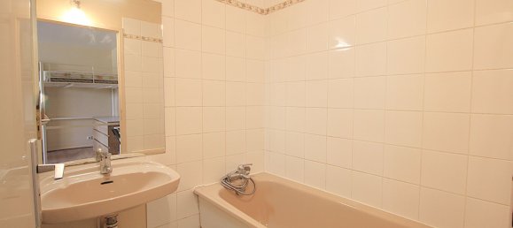 Estudio en Le Bourget, France No. 182299 6