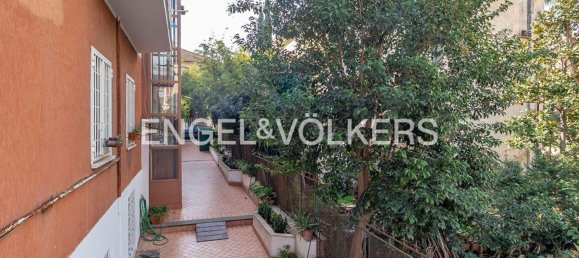 5 rooms Apartment in Rome, Italy No. 62517 16
