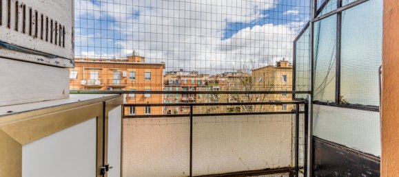 3 rooms Apartment in Rome, Italy No. 175488 8