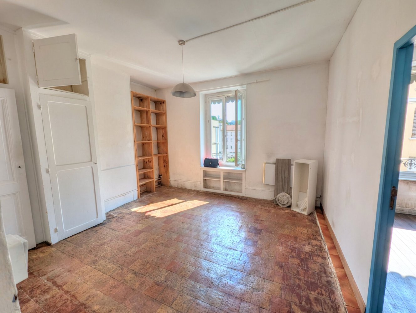 Apartamento de 2 dormitorios en Lyon, France No. 290022