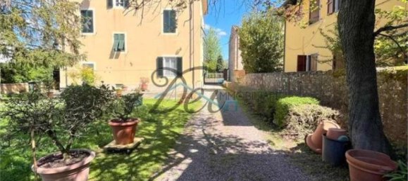 4 bedrooms Villa in Capannori, Italy No. 184614 2
