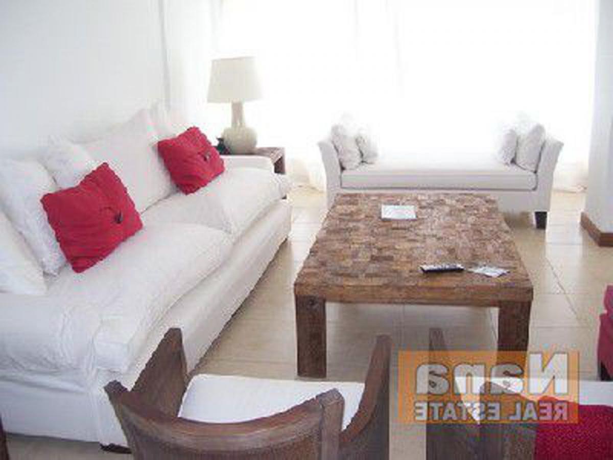 3 bedrooms Apartment in Maldonado, Uruguay No. 9272
