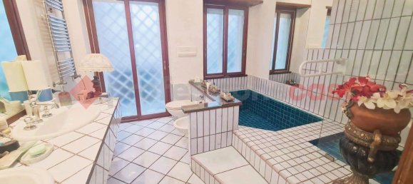 4 rooms Apartment in Naples, Italy No. 98070 28