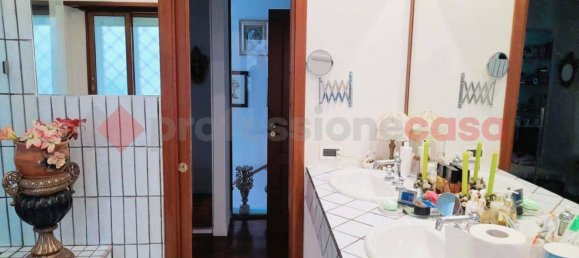 4 rooms Apartment in Naples, Italy No. 98070 24