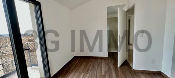 5 bedrooms House in Gard, France No. 195712 3