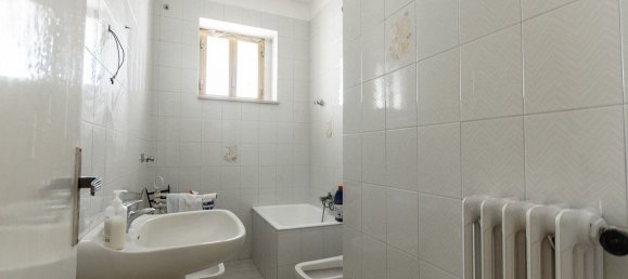 4 rooms Apartment in Foggia, Italy No. 74784 6