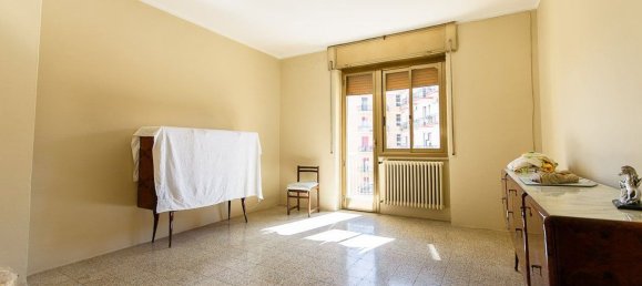 4 rooms Apartment in Foggia, Italy No. 74784 2