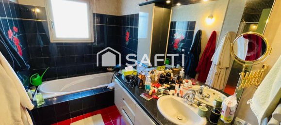 4 bedrooms House in Neuvy-sur-Loire, France No. 62226 13