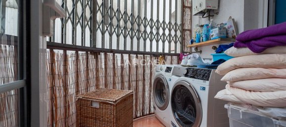 4 bedrooms Apartment in Ciutat Vella, Spain No. 145323 3