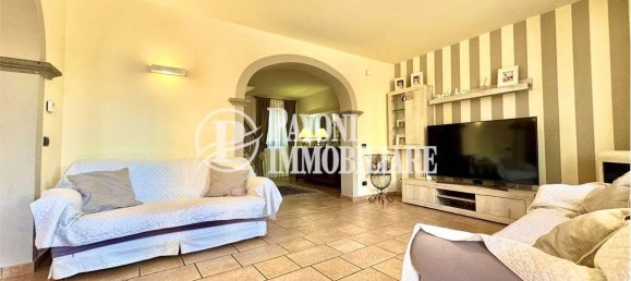3 Schlafzimmer Haus in Pistoia, Italy, Nr. 258917 21