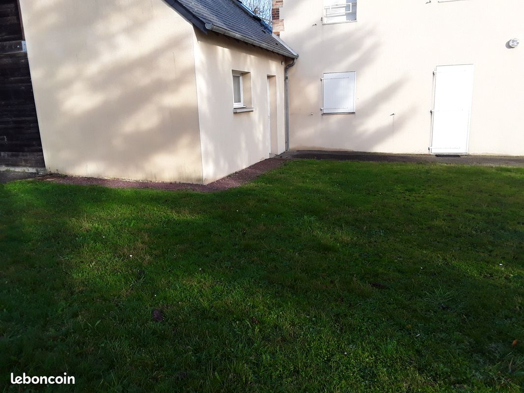 5 bedrooms House in Alencon, France No. 328295