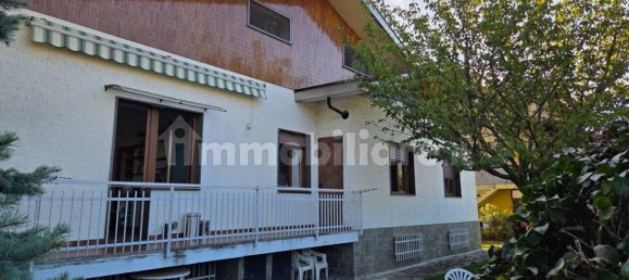 5 bedrooms Villa in Pianezza, Italy No. 298211 2