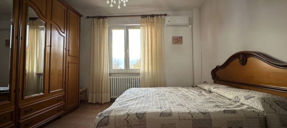 8 rooms House in Rocca Santa Maria, Italy No. 88443 14