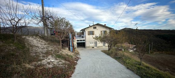 8 rooms House in Rocca Santa Maria, Italy No. 88443 45