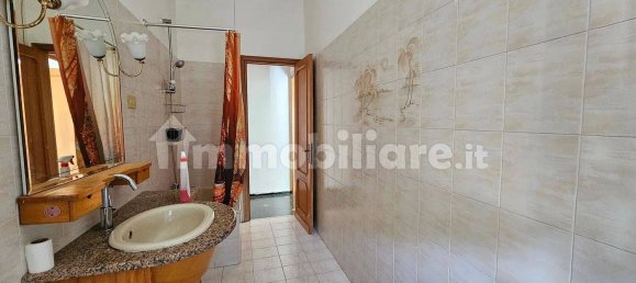 2 Schlafzimmer Wohnung in Genoa, Italy, Nr. 33300 3