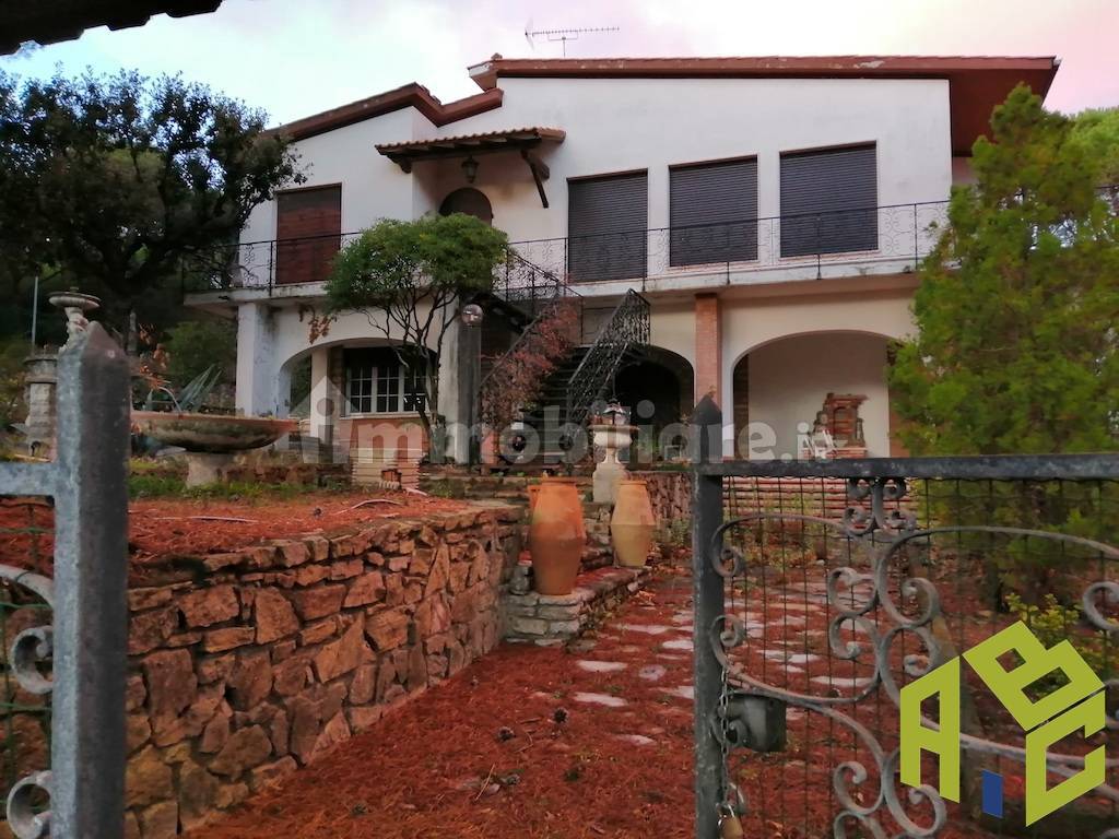 4 bedrooms Villa in Rosignano Marittimo, Italy No. 48438
