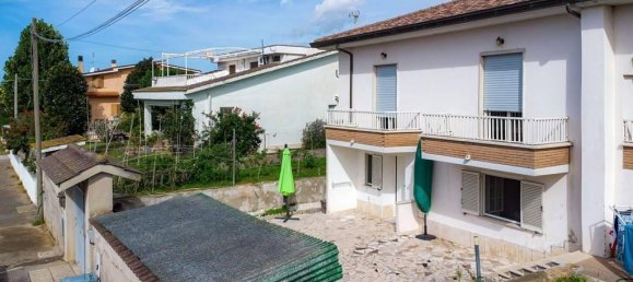 3غرفة شقة في Nettuno, Italy رقم 30764 3