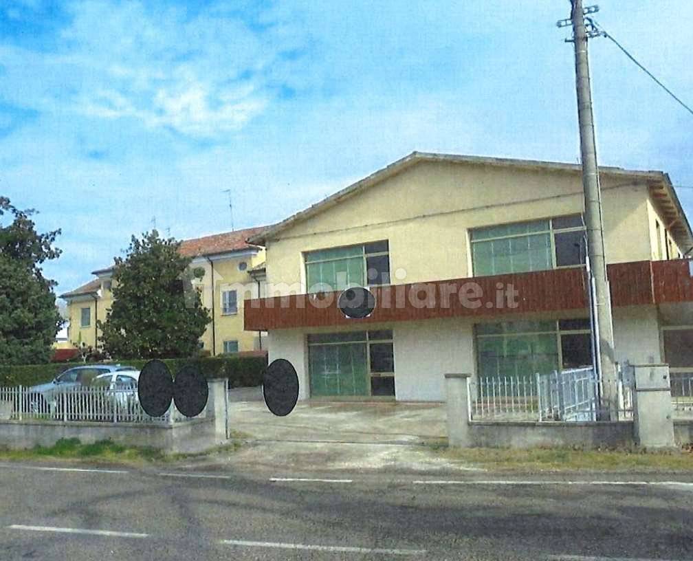 Склад с 1 комнатой в Рива дель По, Италия № 310171