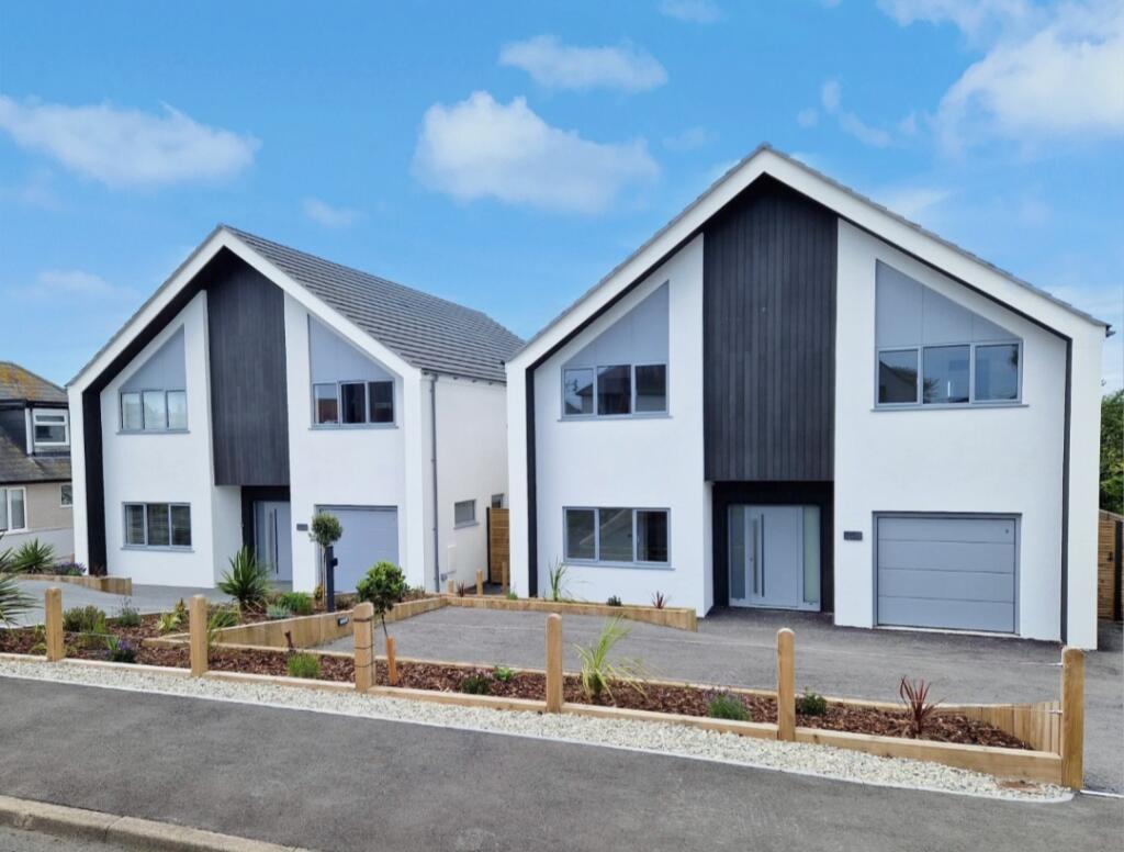 4 bedrooms House in New Romney, United Kingdom No. 10439