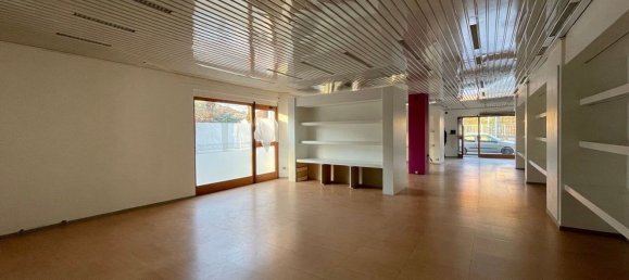 Gewerbliche Immobilie in Santo Stefano Belbo, Italy 180m², Nr. 306661 3